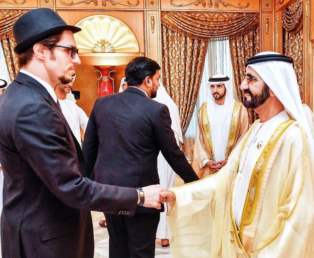 Matthias Mende shaking hands with HH Sheikh Mohammed bin Rashid Al Maktoum